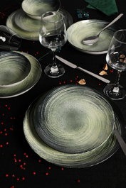 Hermia Vajilla de 24 piezas en porcelana crema, verde y negro